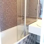 Cosy Avec Vue Sur La A Bormes-les-mimosas, 20 M². شقة