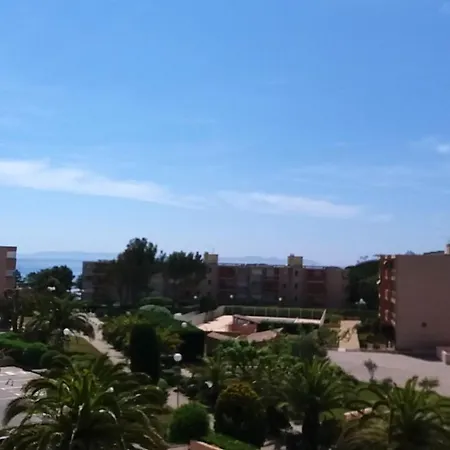 Cosy Avec Vue Sur La A Bormes-les-mimosas, 20 M². بورم لي ميموزا