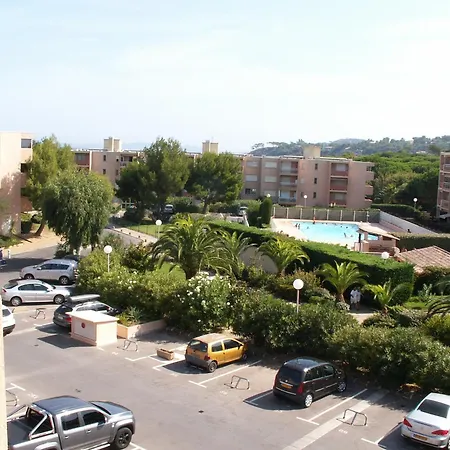 Apartment Cosy Avec Vue Sur La A Bormes-les-mimosas, 20 M².