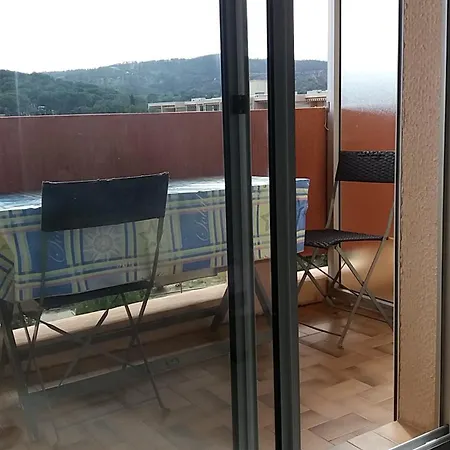 Apartment Cosy Avec Vue Sur La A Bormes-les-mimosas, 20 M².