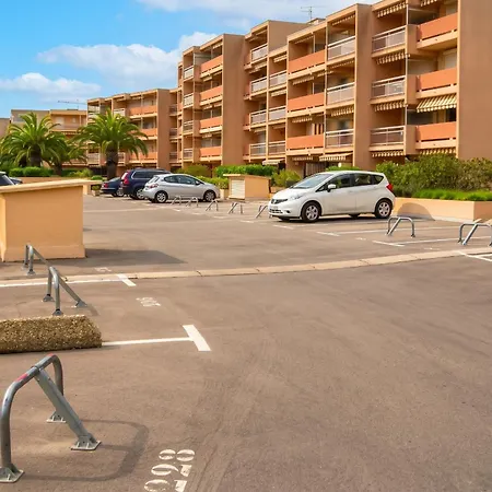 A Les Mimosas A 50 M De La Avec Vue Sur La Piscine Partagee Et Balcon * Bormes-les-Mimosas